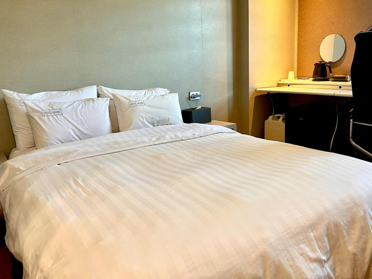 ออสการ์ โฮเทล แอนด์ รูฟท็อป ซอมยอน Hotel ปูซาน ภายนอก รูปภาพ