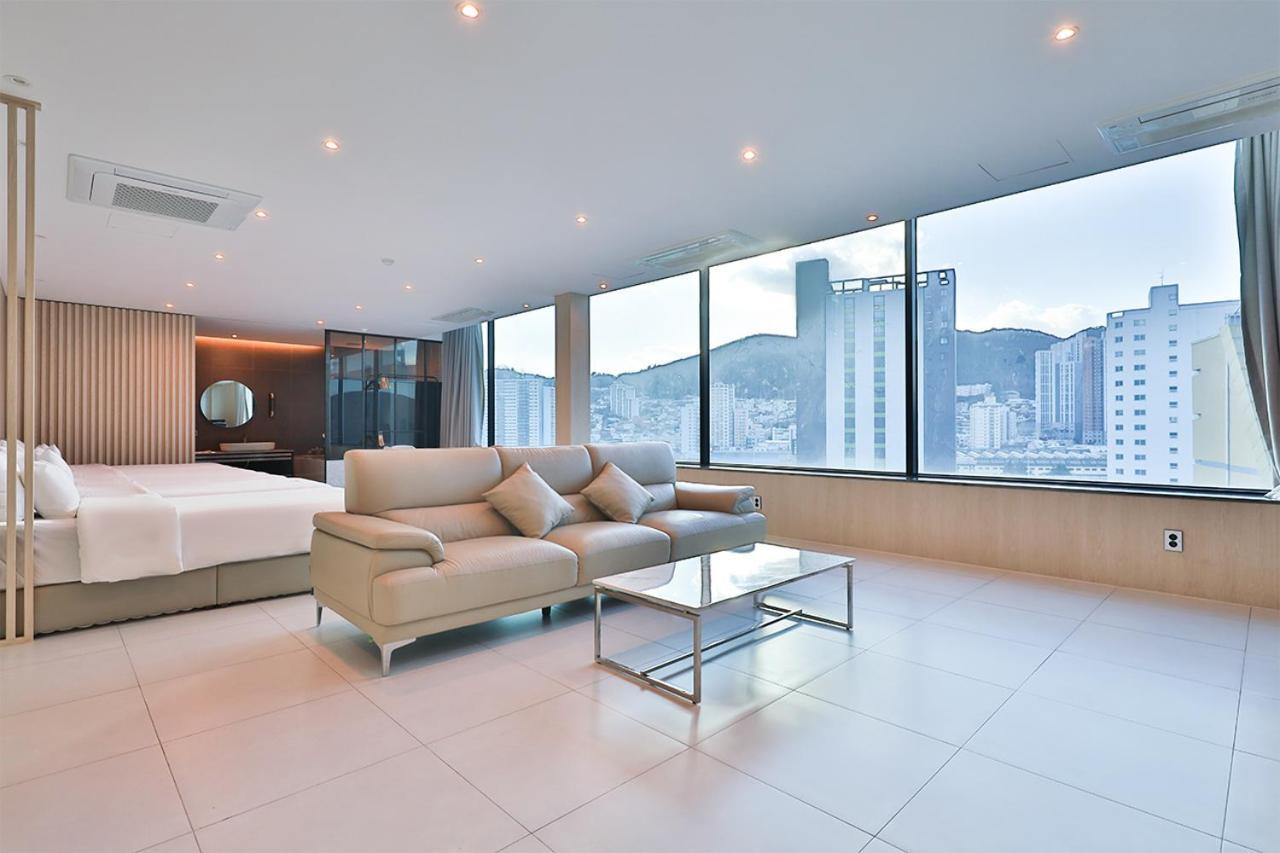 ออสการ์ โฮเทล แอนด์ รูฟท็อป ซอมยอน Hotel ปูซาน ภายนอก รูปภาพ