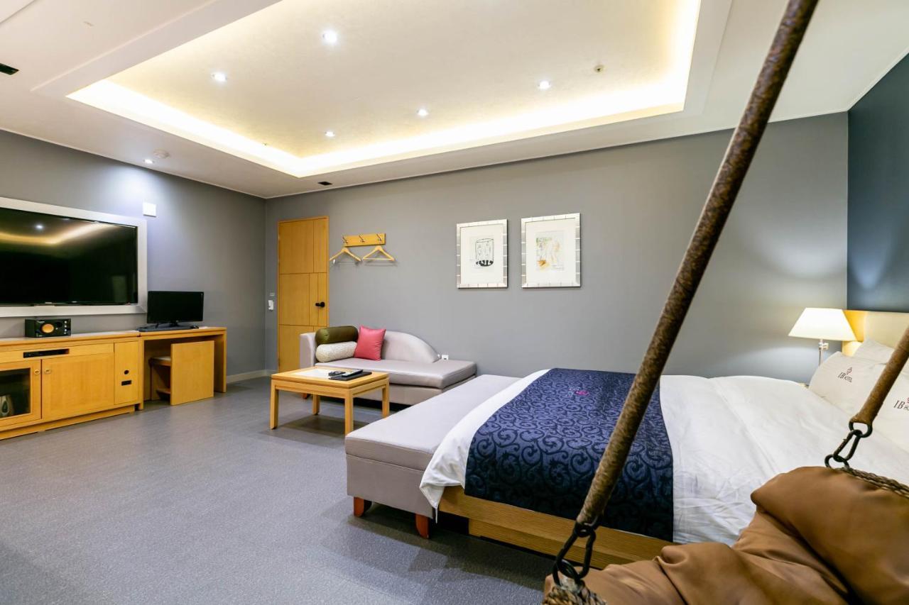 ออสการ์ โฮเทล แอนด์ รูฟท็อป ซอมยอน Hotel ปูซาน ภายนอก รูปภาพ